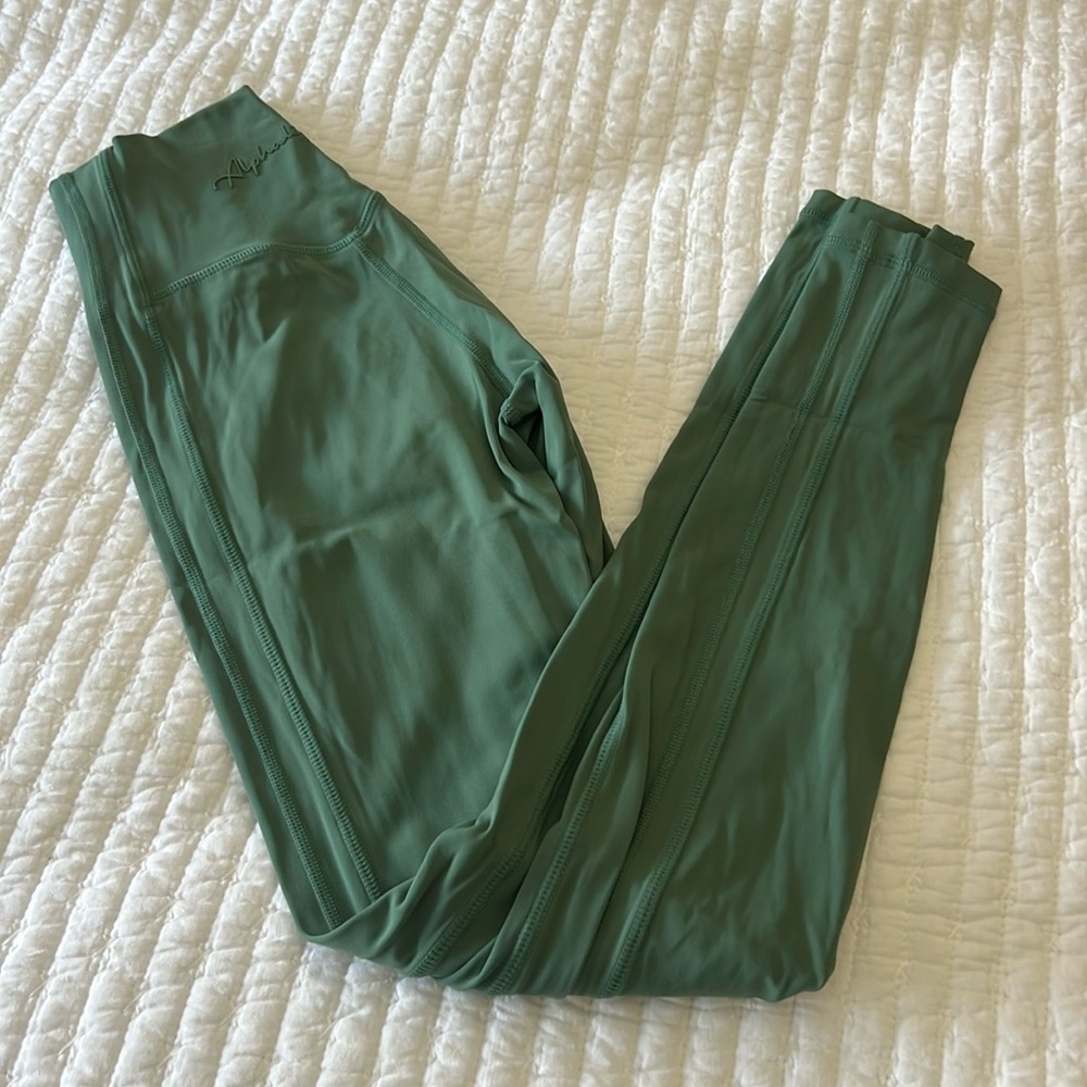 Alphalete leggings
